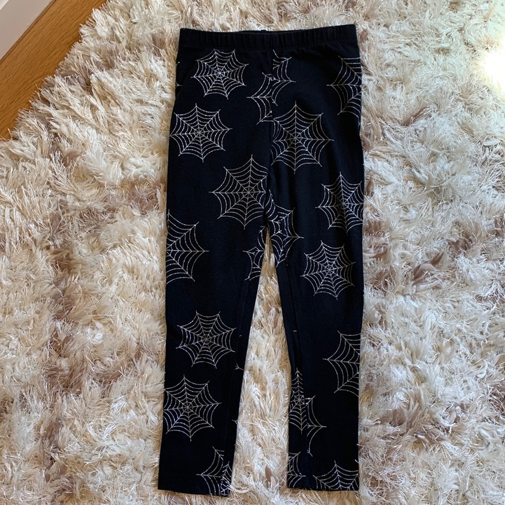 Little girls black leggings with glittery spider webs size 5/6